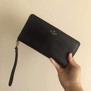 Kate spade wristlet wallet